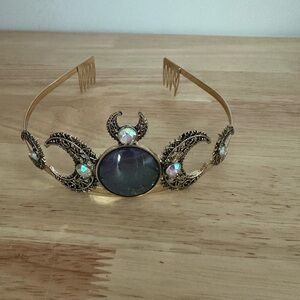 Crown with jewels costume